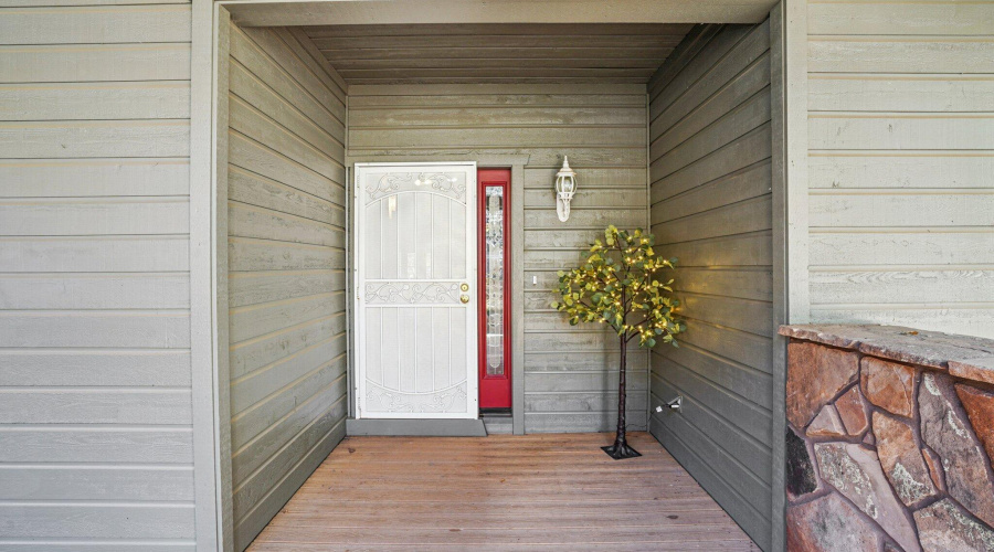 7-web-or-mls-Bonnie Brae Dr-S0811-007