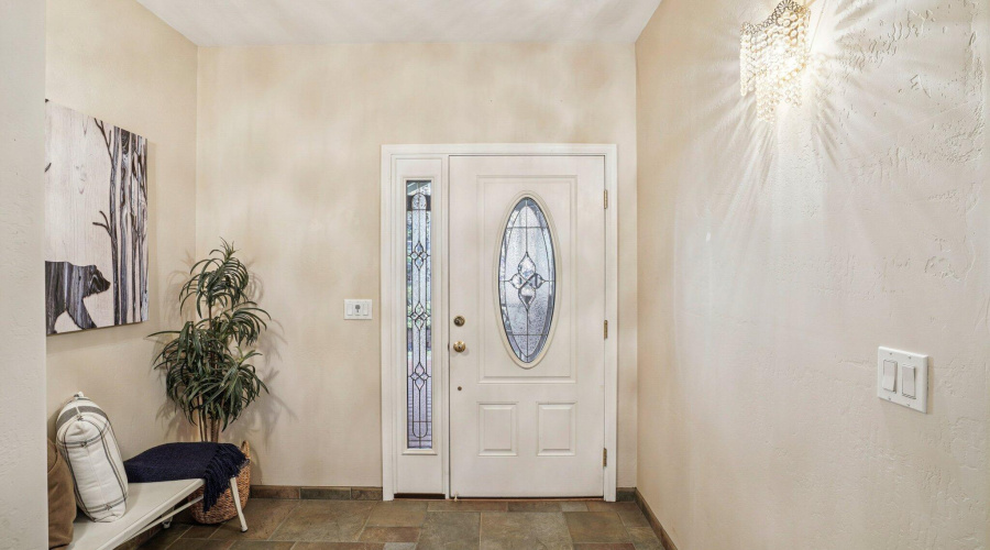 8-web-or-mls-Bonnie Brae Dr-S0811-008