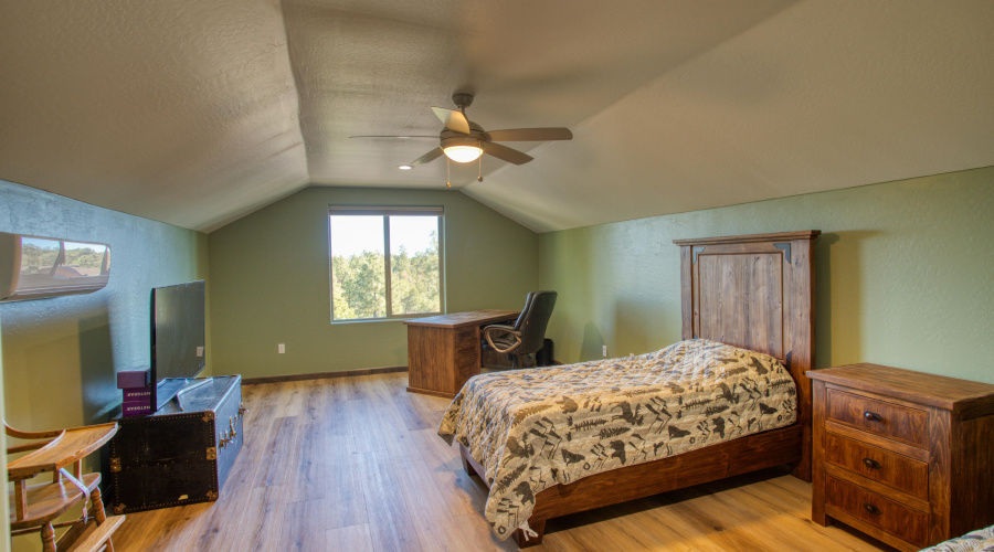 Loft/Potential 4th Bedroom