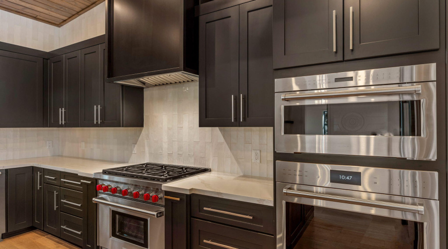 Upgraded Stainless Appliances