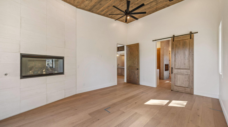 Private fireplace and bathroom access