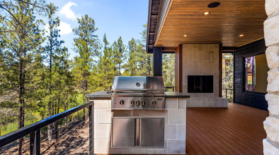 Main Level built in Grill