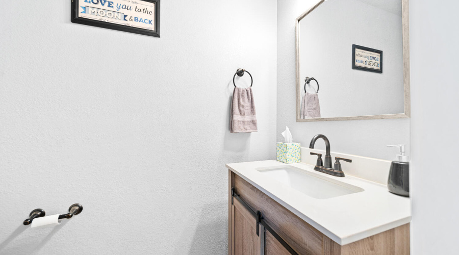 1/2 Bath Off the Living Room