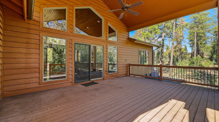 Spacious Covered Deck