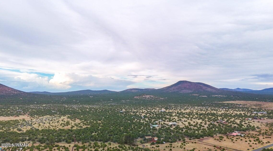 20251106233337762320000000-o