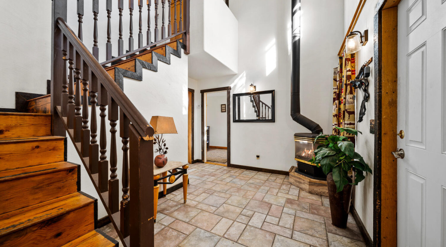 Suite Lower Landing to Bedrooms