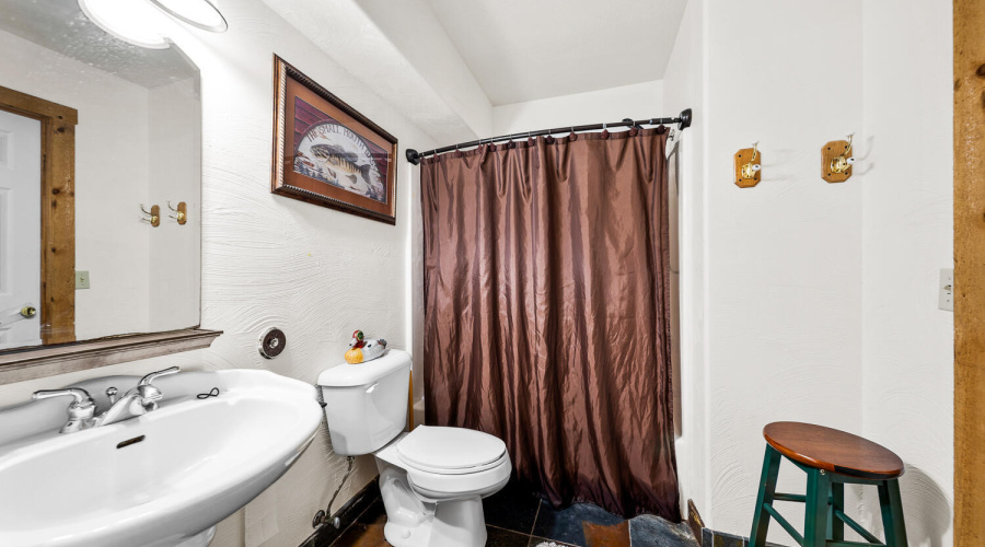Suite Bathroom 2