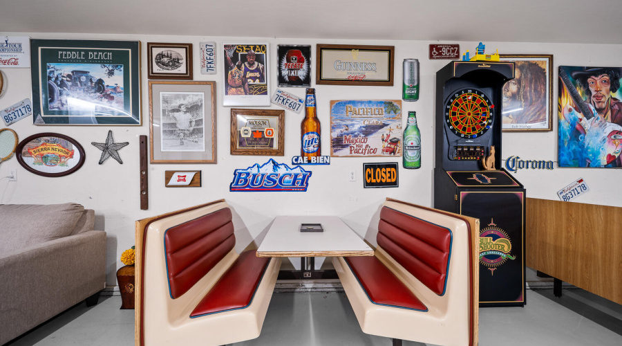 Guest Activity Center - Seating