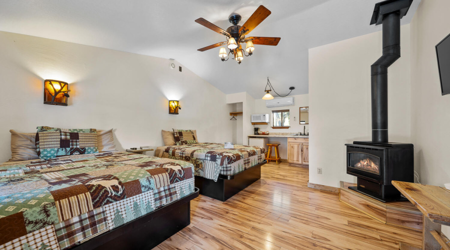 Guest Room - Double w/ Fireplace