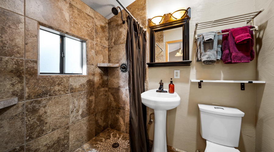 Standard King Guest Room Bath