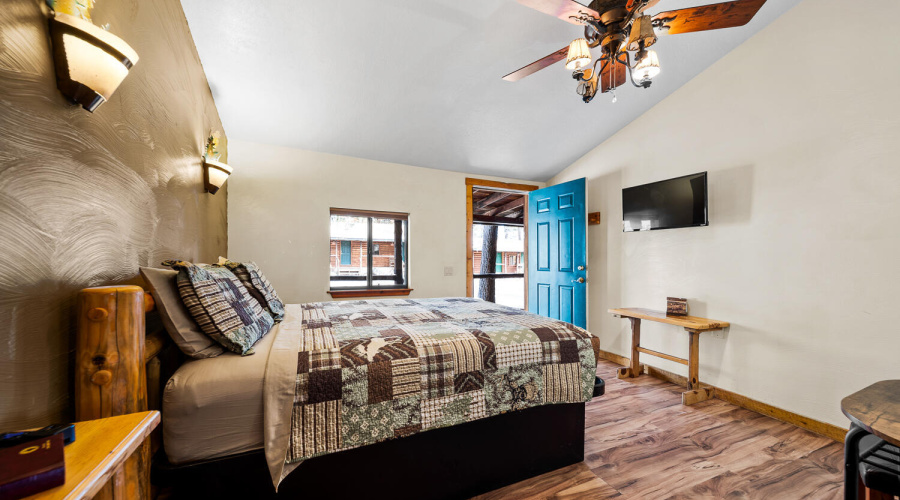 Standard Guest Room Queen View 2