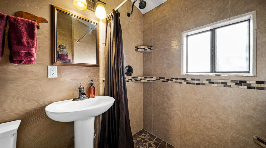 Standard Guest Room Double Bathroom