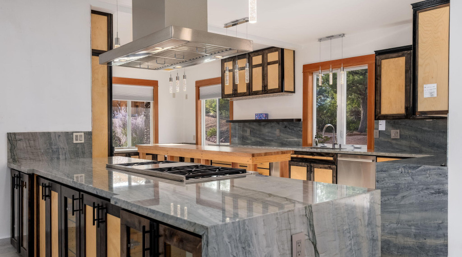 203 S Crescent Moon - 12