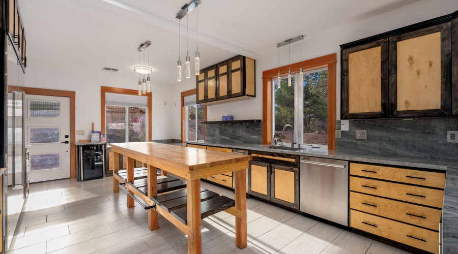 203 S Crescent Moon - 16