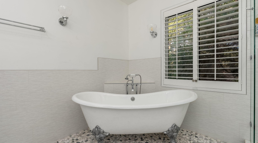 203 S Crescent Moon - 24