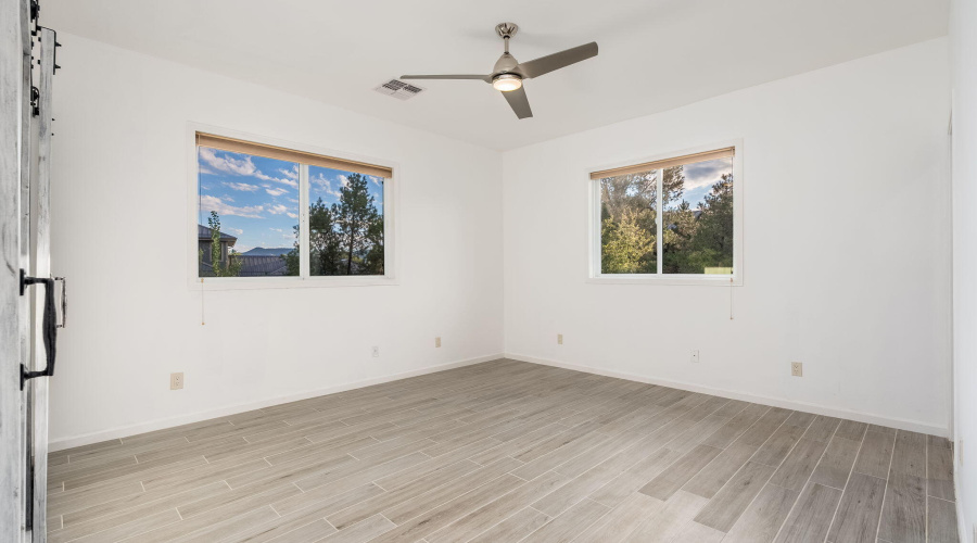 203 S Crescent Moon - 29