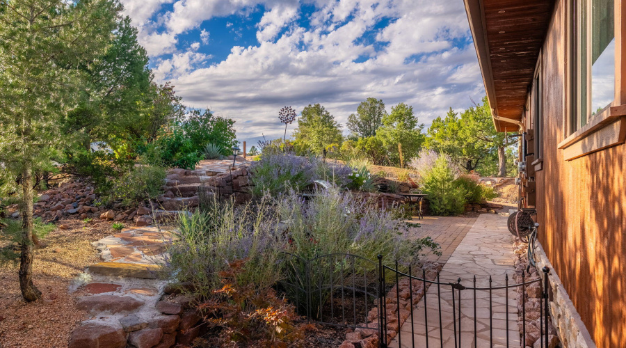 203 S Crescent Moon - 47