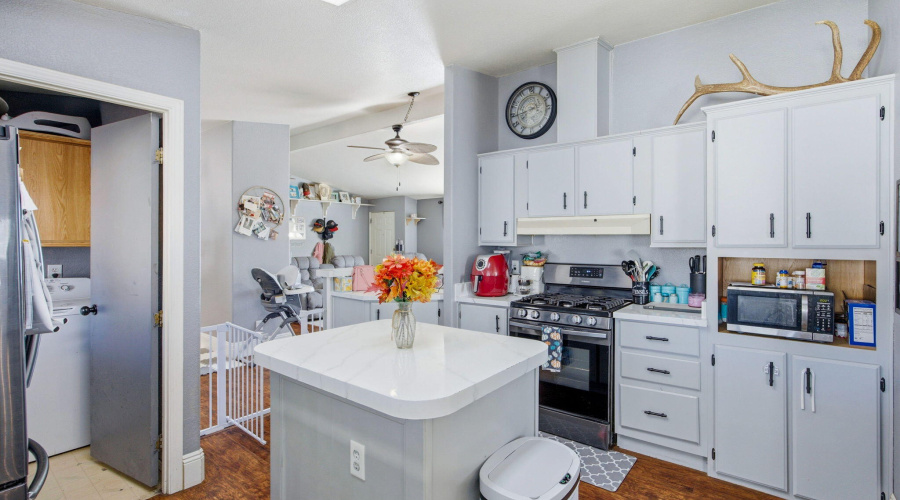 120E9thSSt-Snowflake-AZ-13