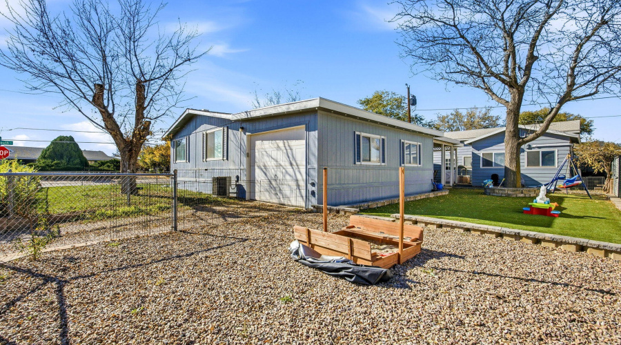 120E9thSSt-Snowflake-AZ-23