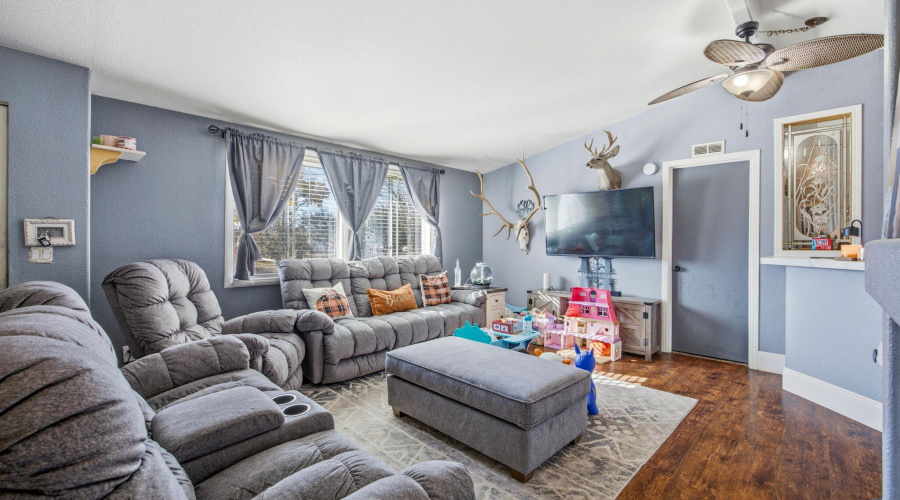 120E9thSSt-Snowflake-AZ-9