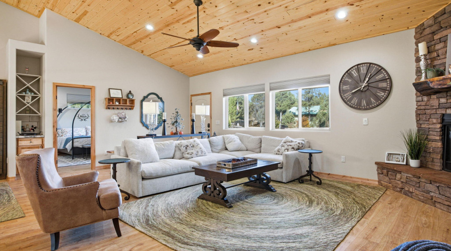 1579GreentreeCir-HeberOvergaard-AZ-8