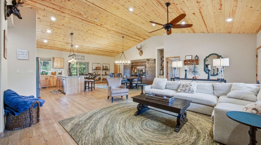 1579GreentreeCir-HeberOvergaard-AZ-9