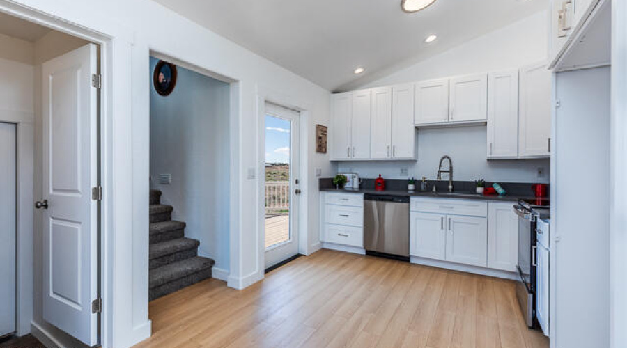 502 1100 West Street W MLS-12