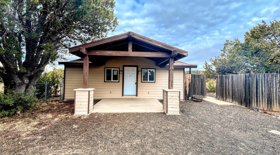 Media 9-489ADC76-DF2A-48E7-B25D-A7C51DB9