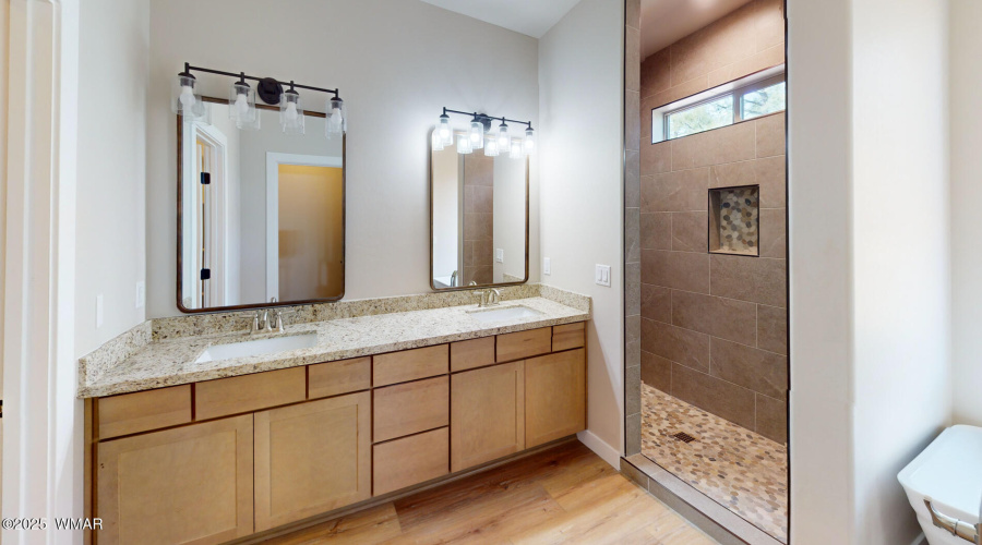 4490 W Hawthorn Road