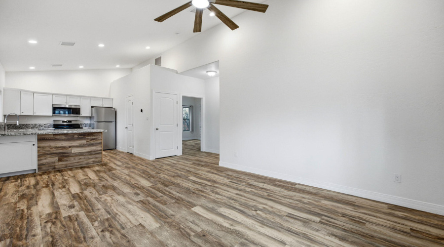 1979ChristmasPineCircle-HeberOvergaard-A