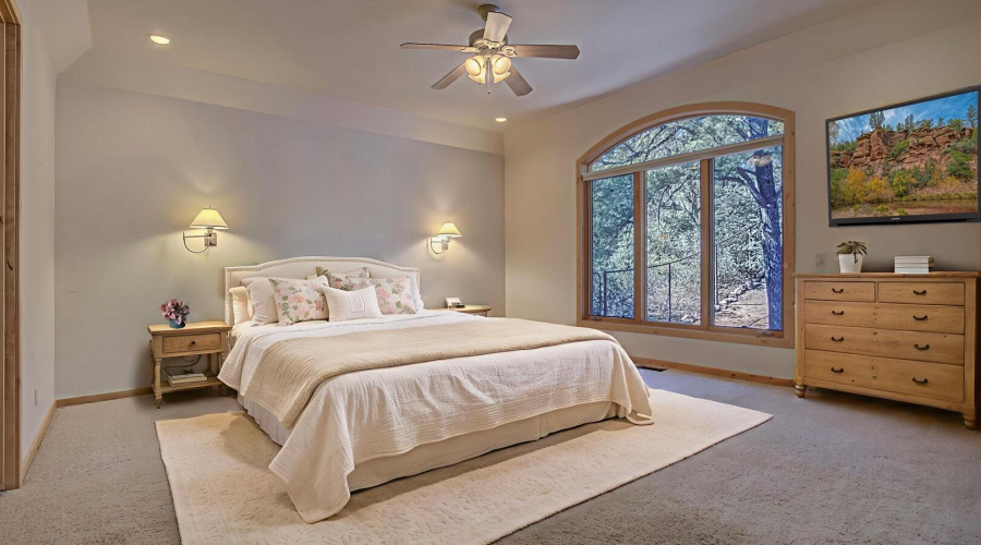 VS master bdrm with access to back yard.