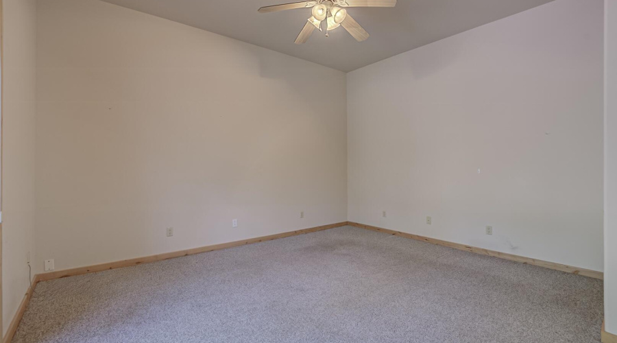 Large 2nd bedroom