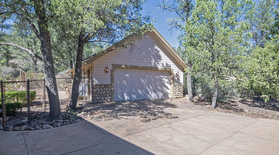 Additional 2 car garage workshop outside