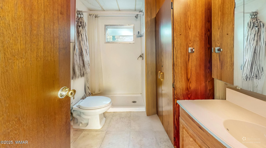 4231-W-Willis-Bathroom-Defurnished