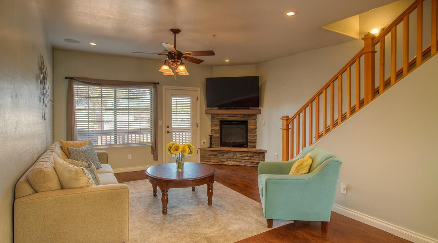 VIRTUALLY STAGED LIVING SPACE