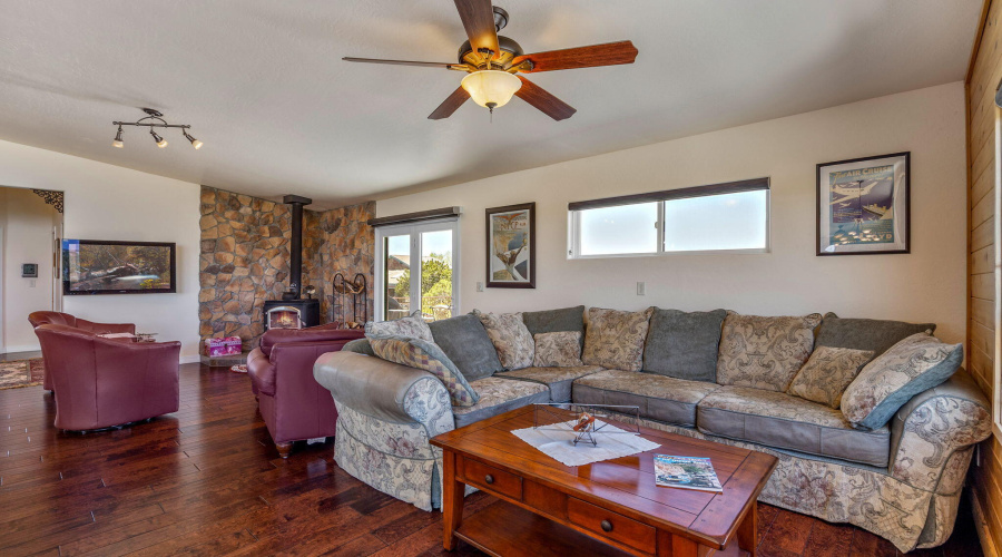 2335VoyagerCir-Overgaard-AZ-17