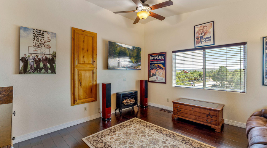 2335VoyagerCir-Overgaard-AZ-34