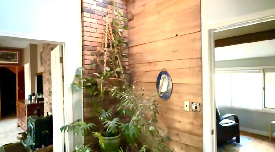 Upstairs vented atrium area