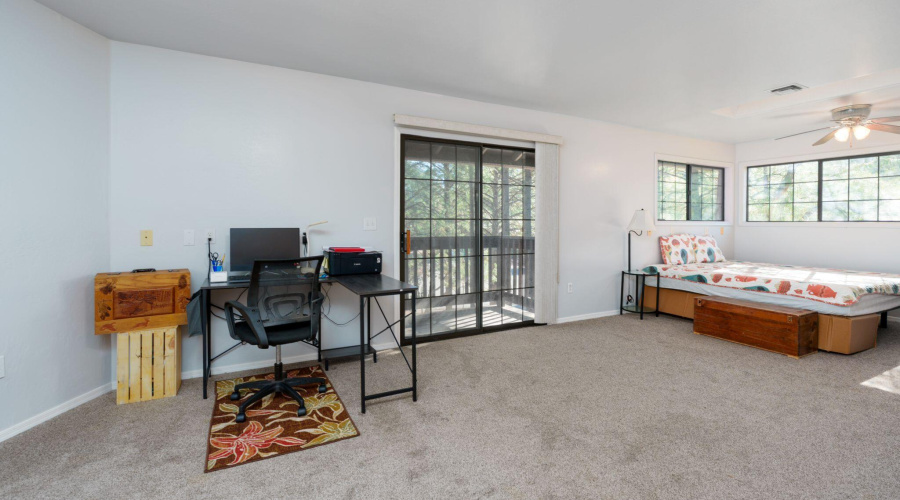 UpstairsRoomSlidingDoorView