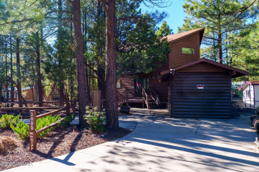 3000 Whipple Street, Show Low, Arizona 85901, Bedrooms, ,Bathrooms,Residential,For Sale,Whipple,258816