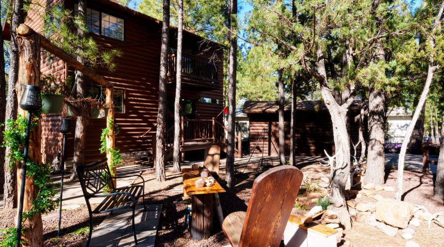 CornerViewFrontofHouse