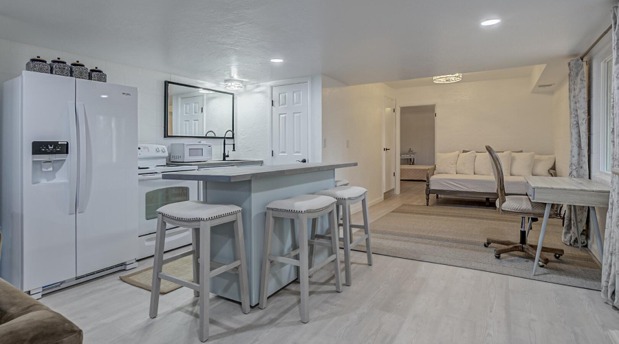 Guest Quarters - Kitchen (1)