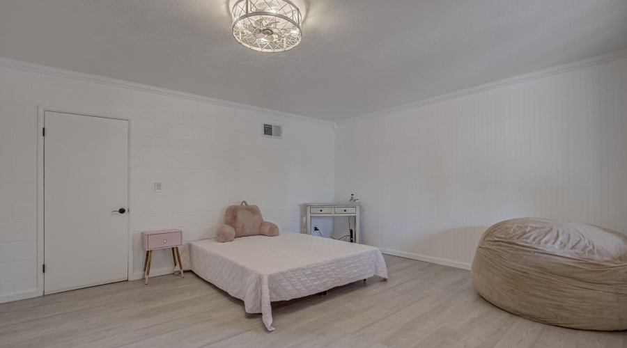 Guest Quarters - Bedroom (1)