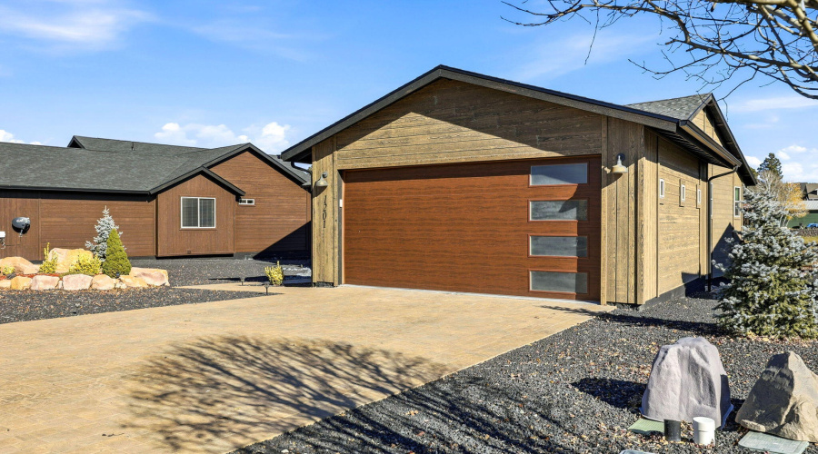 Paver Driveway & Sidewalk