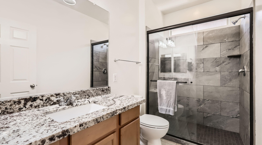 026 - 28 Suite Bathroom