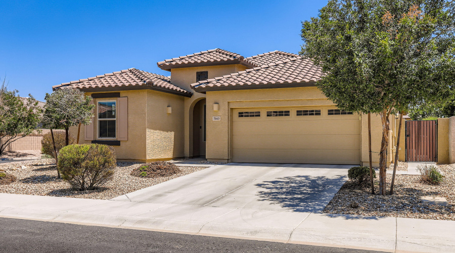 002 - 01 Exterior Front