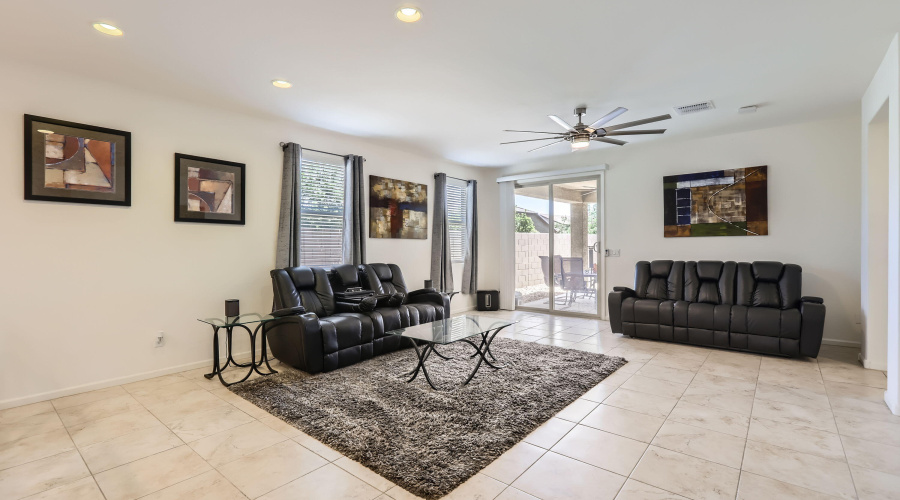 005 - 05 Living Room