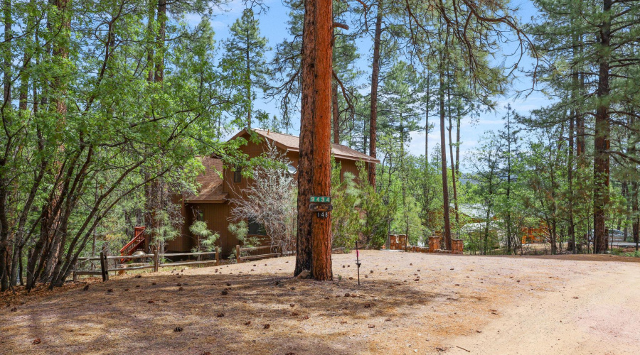 Private road dead end street