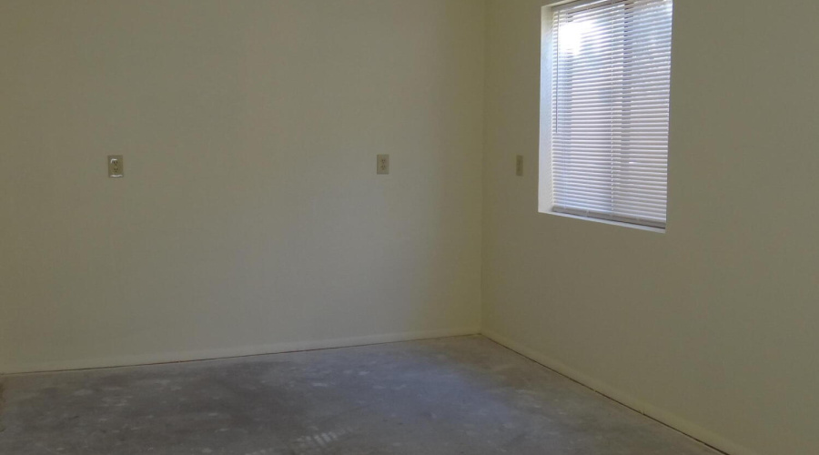 Large workshoop in garage