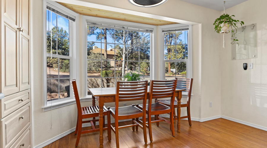 Kitchen Dining Area